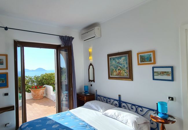 Rent by room in Ponza - B&B Il Gabbiano camera matrimoniale 01