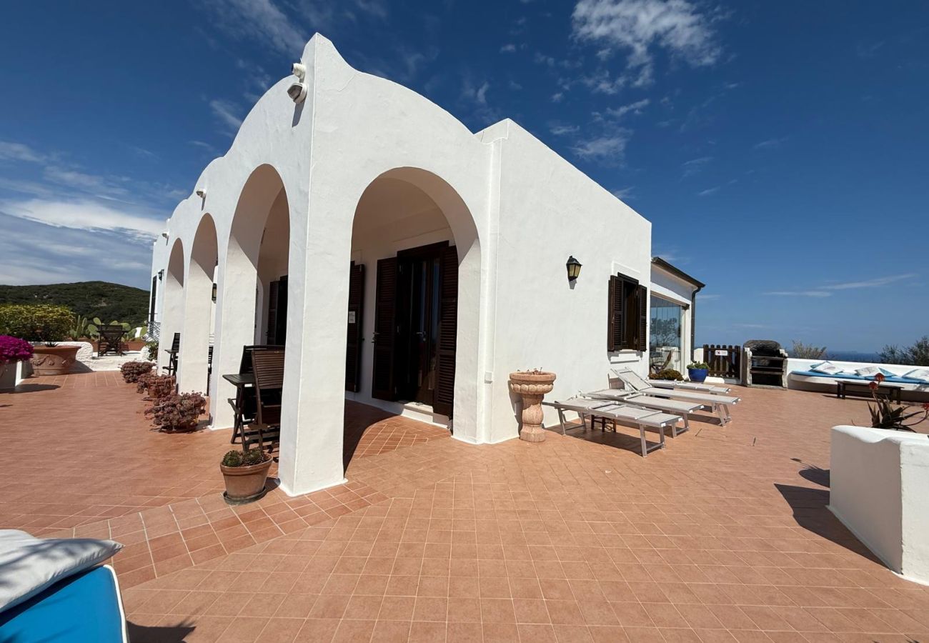 Rent by room in Ponza - B&B Il Gabbiano camera matrimoniale 01