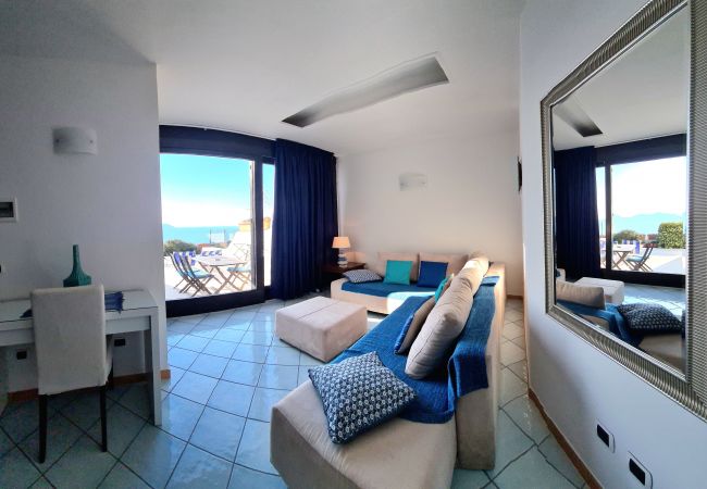 Rent by room in Ponza - B&B Il  Gabbiano Junior Suite